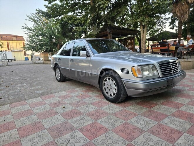 Mercedes 250 D-7
