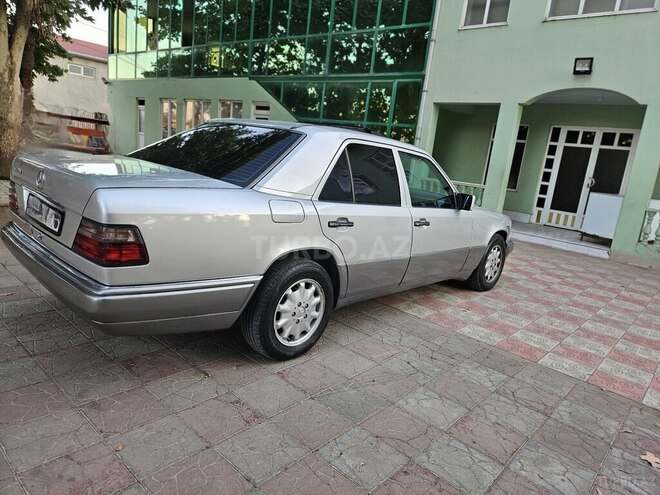 Mercedes 250 D-5