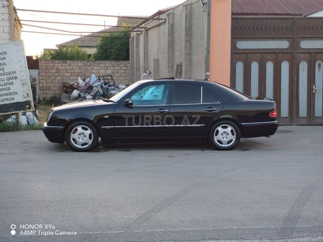 Mercedes E 280-4