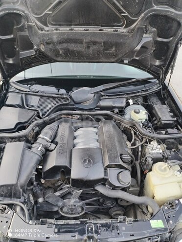 Mercedes E 280-12