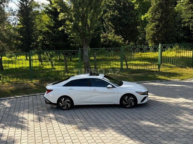 Hyundai Elantra-5