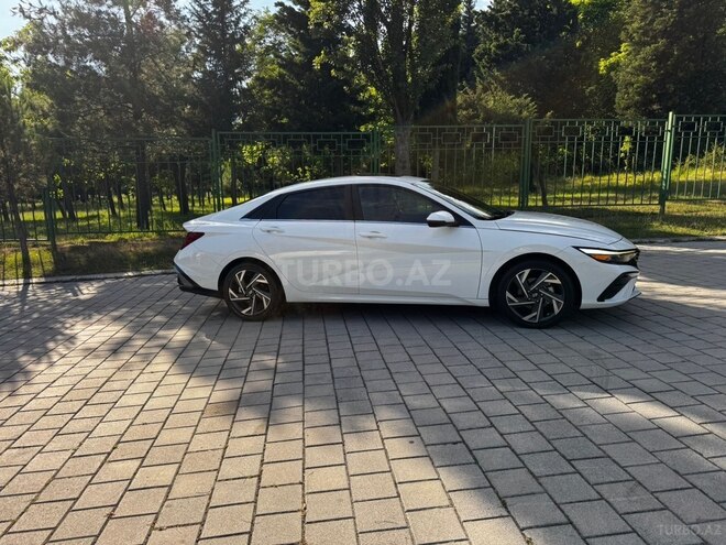 Hyundai Elantra-9