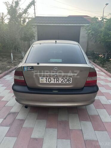 Opel Vectra-2