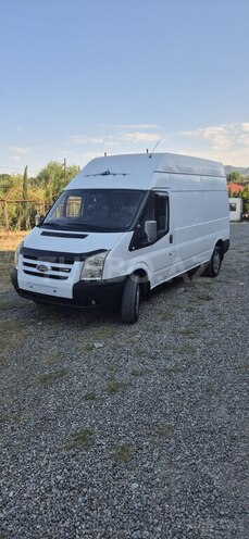 Ford Transit-9