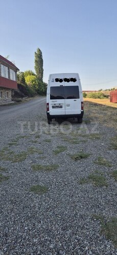 Ford Transit-13