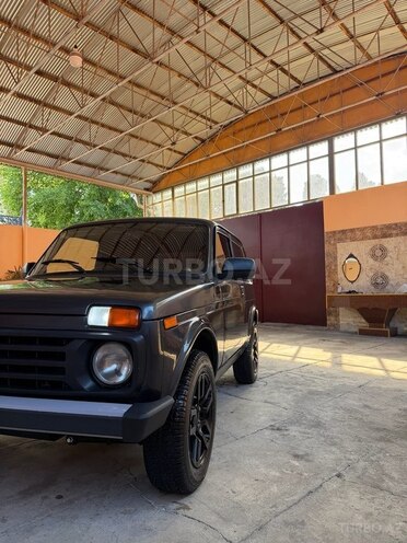 LADA (VAZ) Niva-8