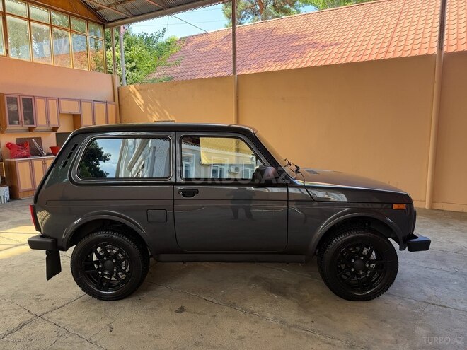 LADA (VAZ) Niva-9