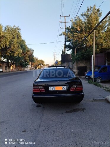 Mercedes E 280-13