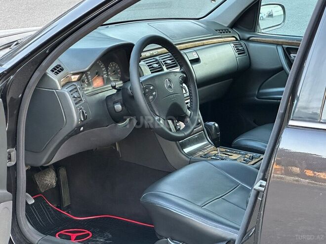 Mercedes E 240-16