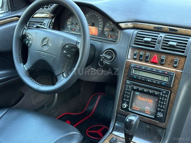 Mercedes E 240-18
