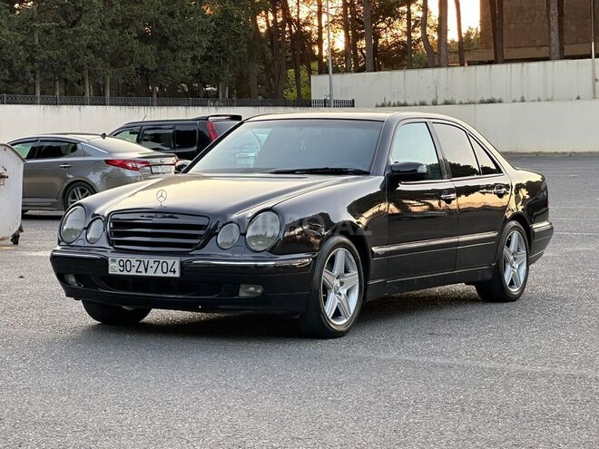 Mercedes E 240-12