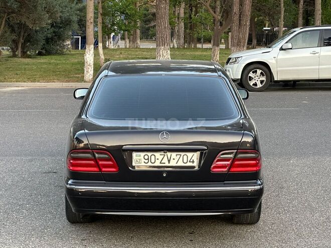 Mercedes E 240-8