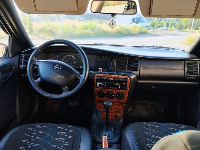 Opel Vectra-5