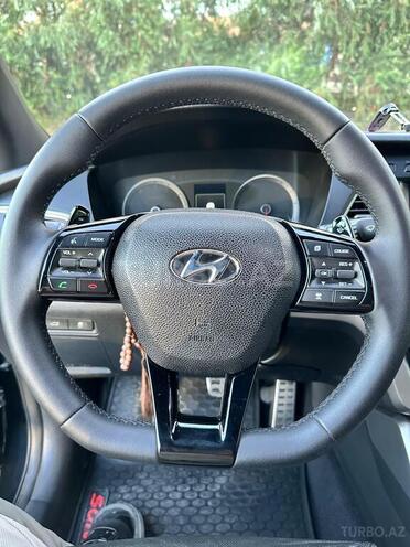Hyundai Sonata-11