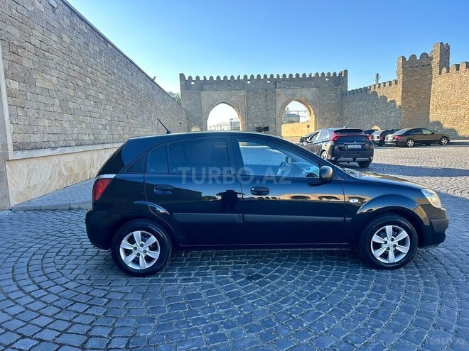 Kia Rio-13