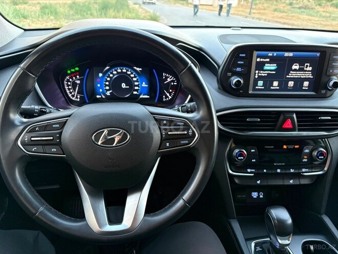 Hyundai Santa Fe-13