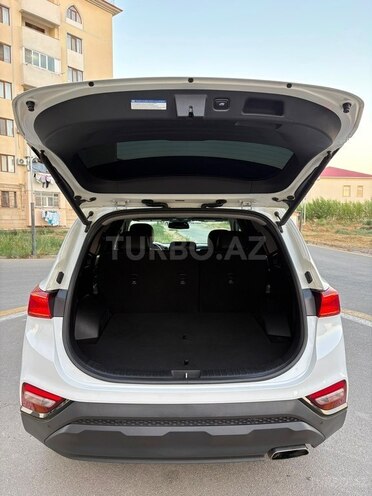 Hyundai Santa Fe-15
