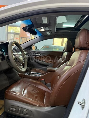 Chevrolet Malibu-12