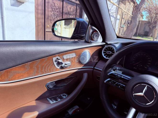 Mercedes E 300-19