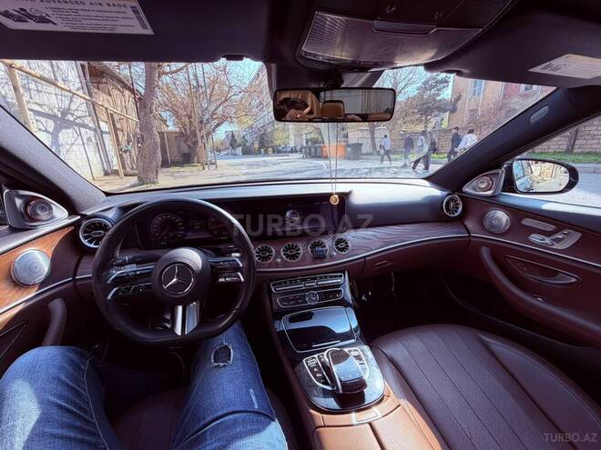 Mercedes E 300-9