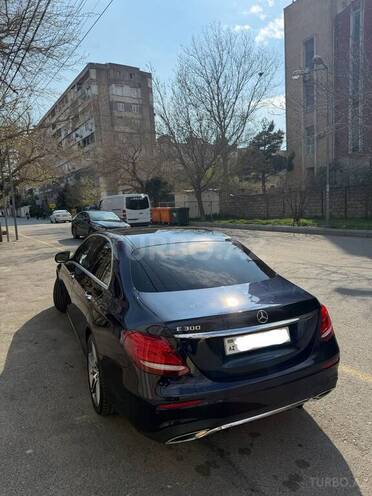 Mercedes E 300-6