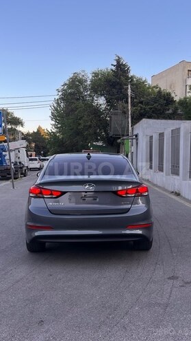 Hyundai Avante-2