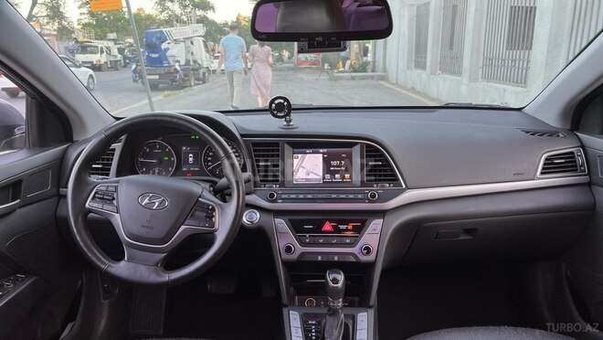 Hyundai Avante-7