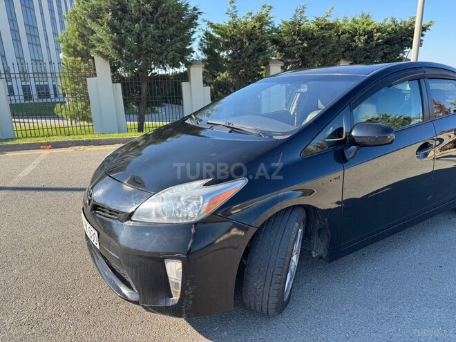 Toyota Prius-5