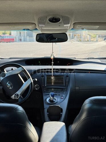 Toyota Prius-11