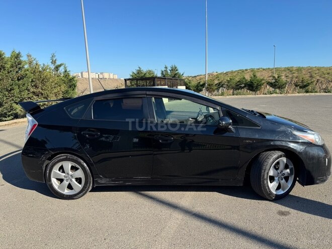Toyota Prius-4
