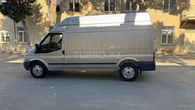 Ford Transit-5