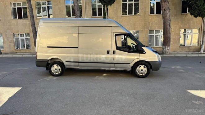 Ford Transit-4