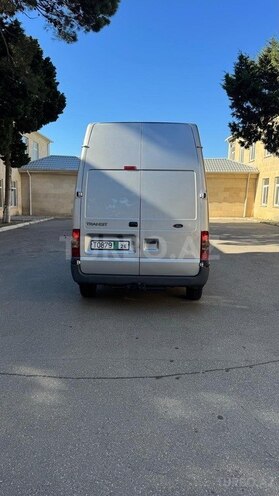 Ford Transit-6