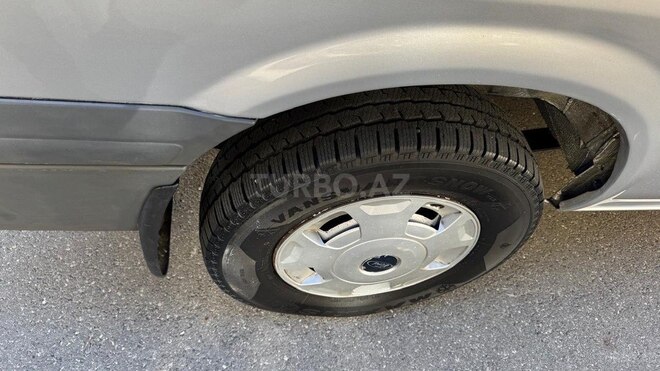 Ford Transit-14