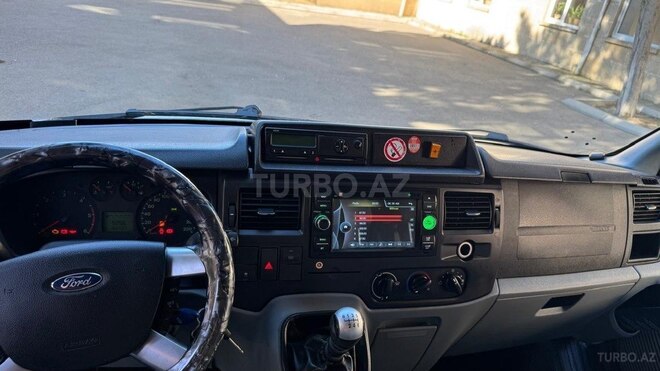 Ford Transit-7