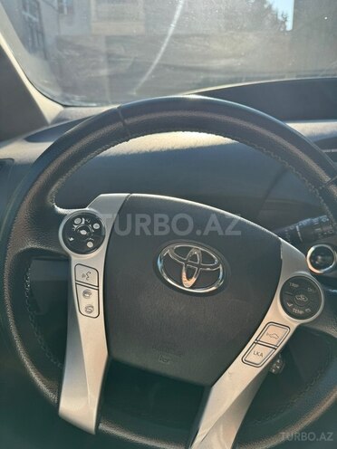 Toyota Prius-14