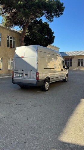 Ford Transit-15