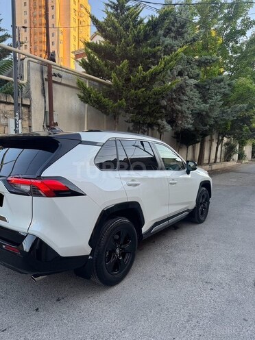 Toyota RAV4-6