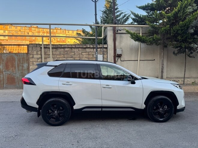 Toyota RAV4-7