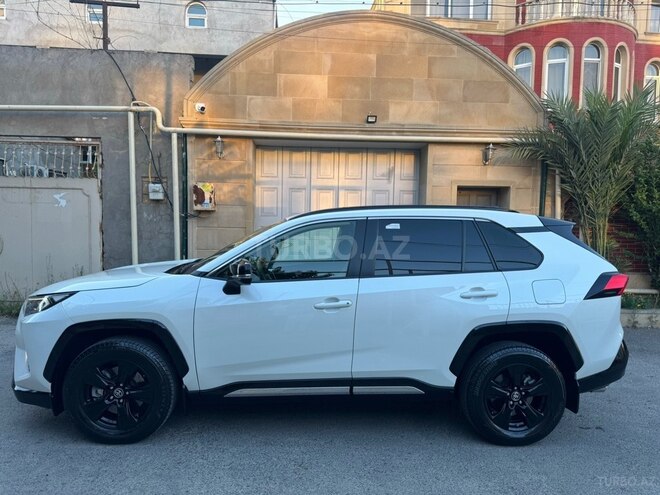 Toyota RAV4-4