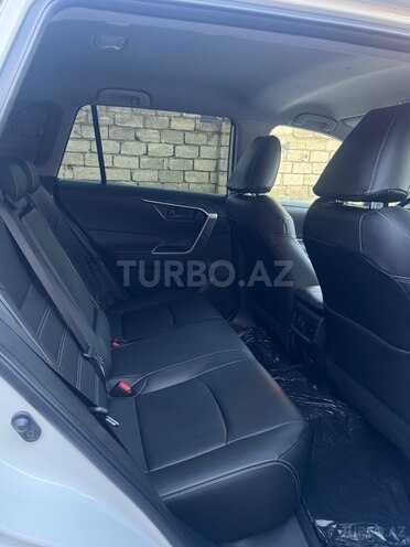 Toyota RAV4-13