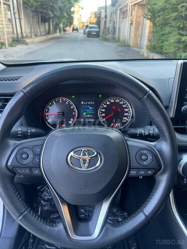 Toyota RAV4-15