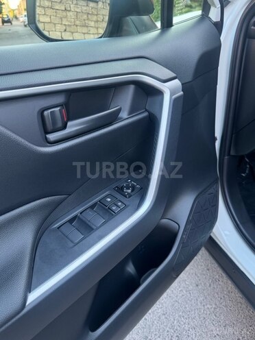 Toyota RAV4-21