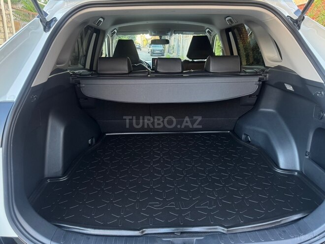 Toyota RAV4-17