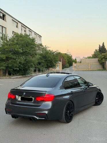 BMW 330-4