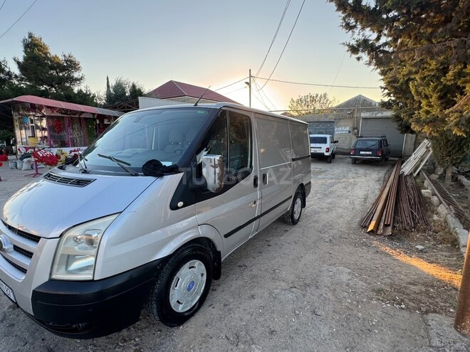 Ford Transit-2