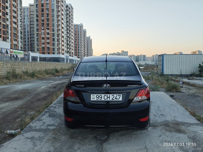 Hyundai Accent-5