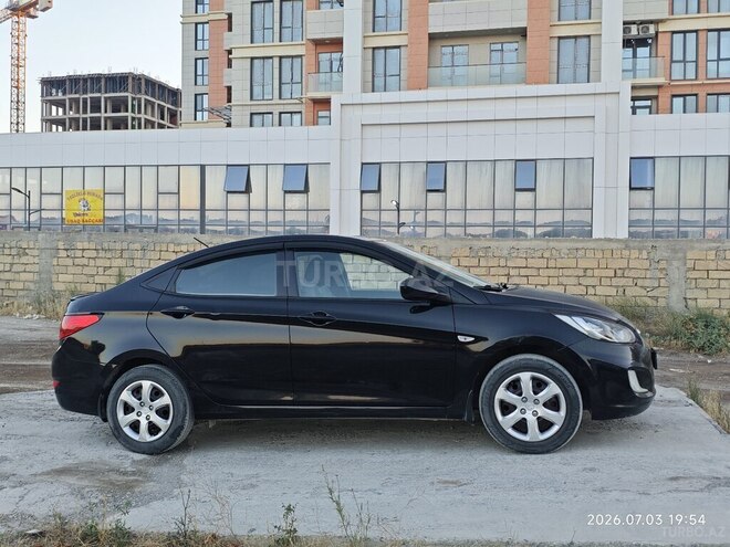 Hyundai Accent-3