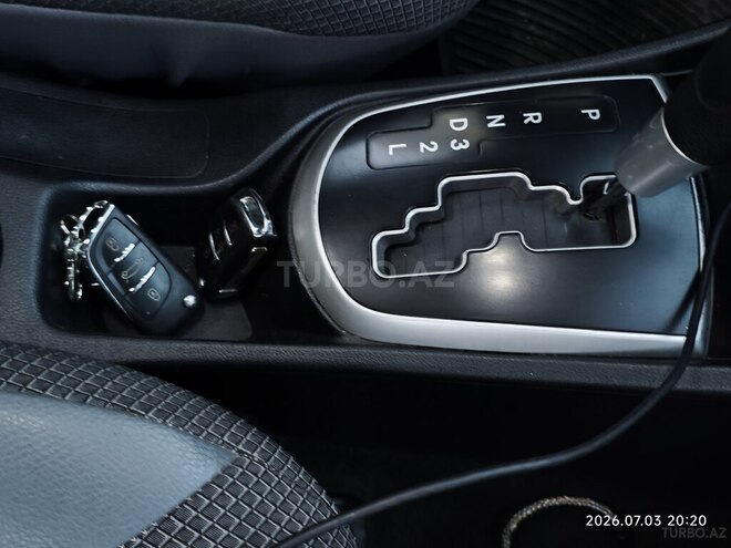 Hyundai Accent-19
