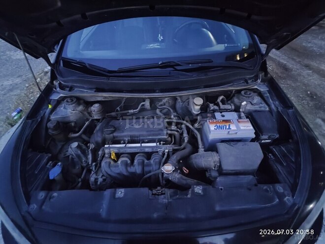Hyundai Accent-21